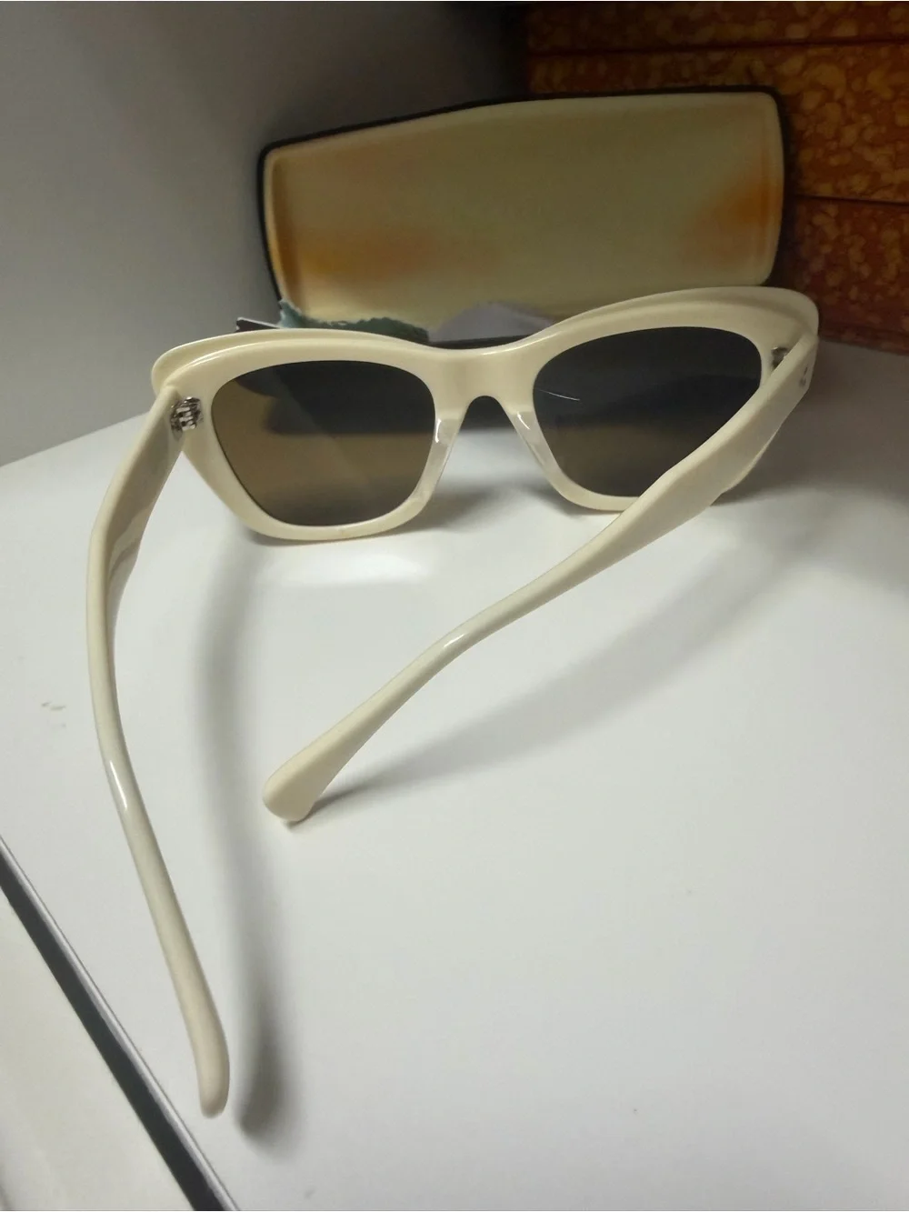 RAEN Cream Cat-Eye Sunglasses with Dark Lenses NEVER WORN